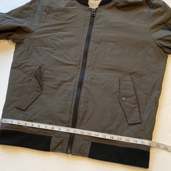 Levi’s Large Water Resistant Lightweight Hooded Jacket New Zip up Coat D34 - Picture 14 of 16